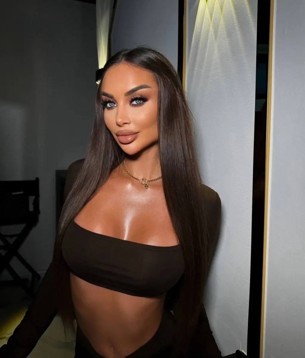 Charlotte escort in Dubai