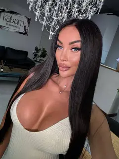 Charlotte escort in Dubai