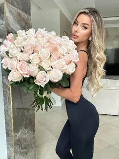 Nikani escort in Dubai