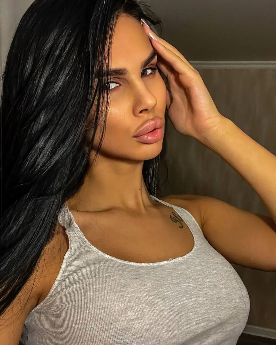 Olivia escort in Dubai
