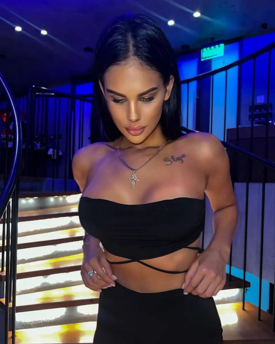 Olivia escort in Dubai
