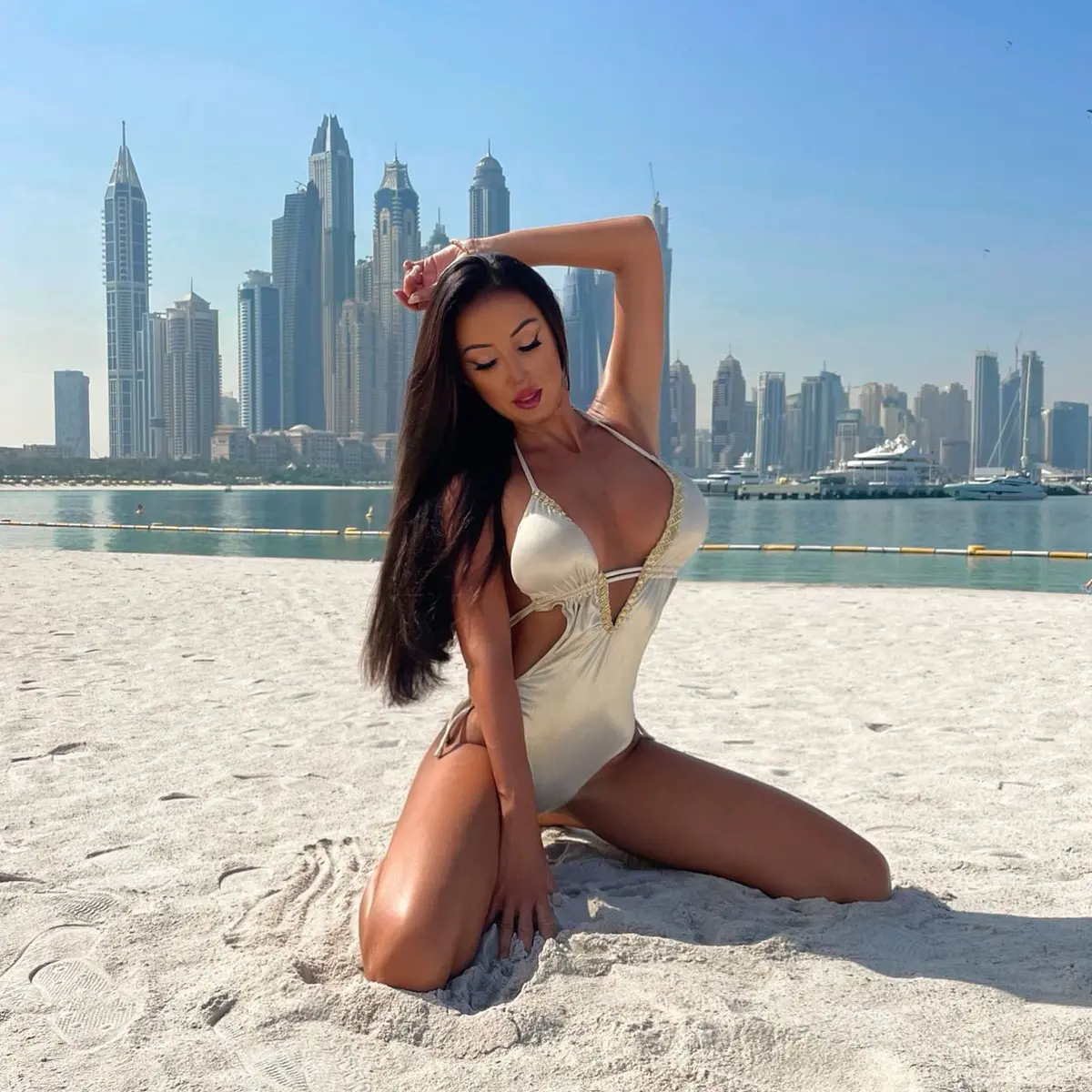 Velil escort in Dubai